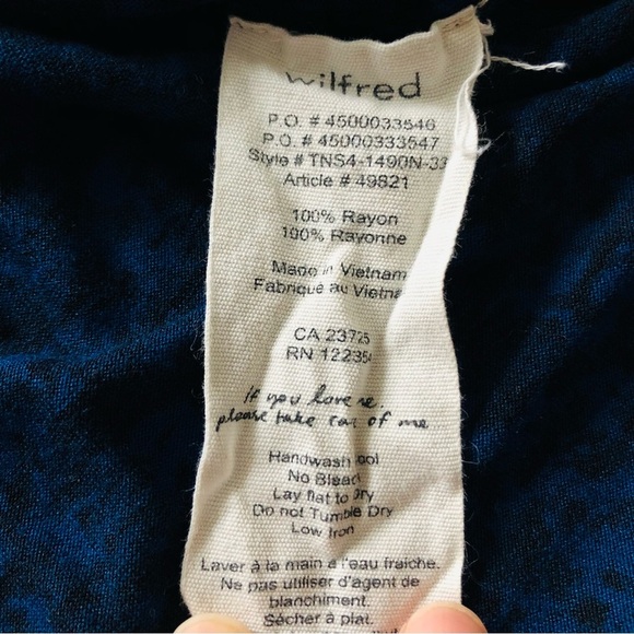 Wilfred Side Slit Round Hem Rayon Top in Dark Blue & Black - Picture 10 of 11